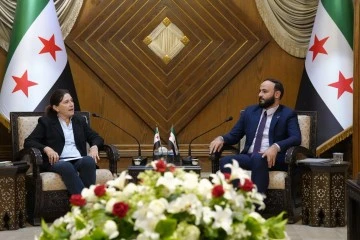 محافظ حلب يبحث مع وفد أممي واقع المخيمات وسبل دعم العودة 