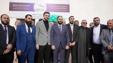 المهندس عزام الغريب محافظ حلب يفتتح مركز بريد الباب