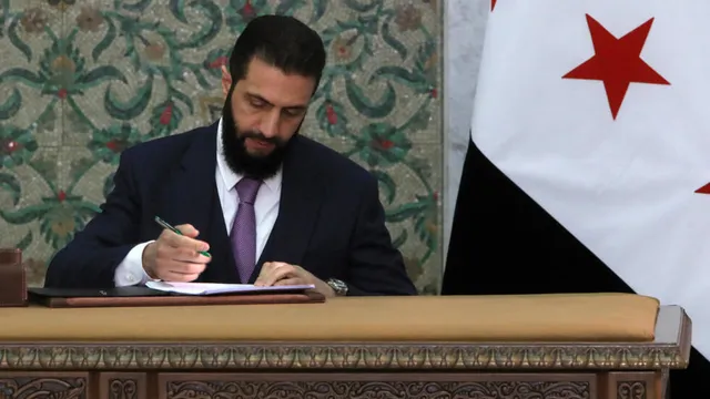 الشرع يُصدر مرسوم تشكيل لجنة الانتخابات وتوزيع مقاعد مجلس الشعب