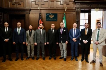 رحال يبحث مع دويتشه بان فرص التعاون لتطوير قطاع السكك الحديدية في سورية 