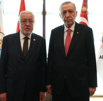 لقاء بين الرئيس Erdoğan وعضو البرلمان Ahmet Uzer