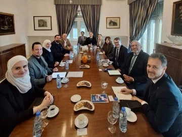 سعادة سفير إيطاليا بسورية يعقد اجتماعا بمقر السفارة 