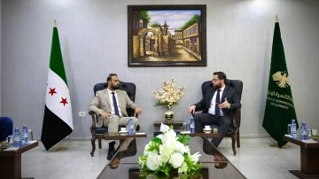 وزير التنمية الإدارية يستقبل محافظ دير الزور 