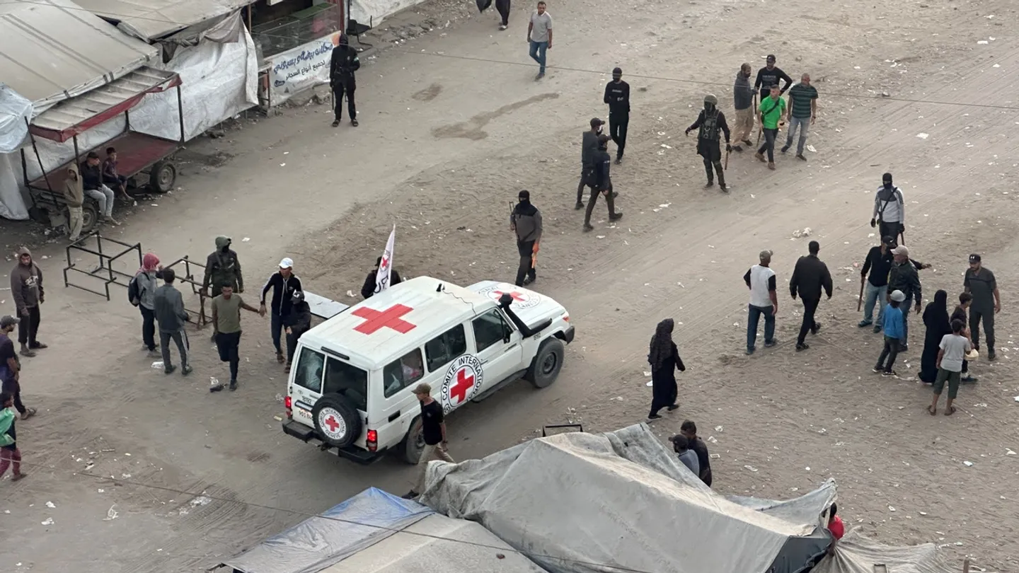 بدء الإفراج عن المحتجزين الإسرائيليين في غزة والقسام تعلن التزام الاتفاق ما التزم الاحتلال