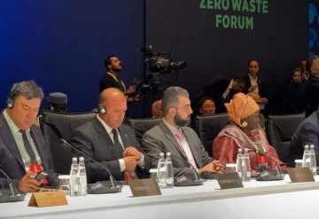 تطوير القوانين البيئية والإستراتيجية الوطنية لإدارة النفايات 