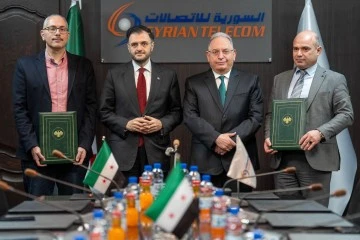 وزيري المالية والاتصالات السورية للتأمين توقع عقد تأمين صحي شامل 