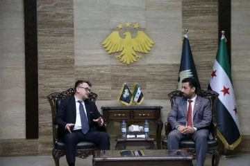 وزير الصحة يبحث مع السفير الايطالي ومنظمة ايمرجنسي إنهاء التحضيرات والبدء بترميم مشفى الرستن بحمص 