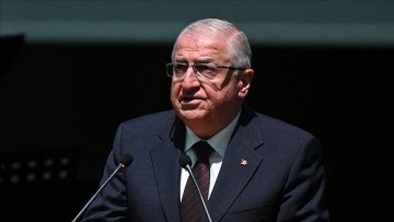 وزير الدفاع التركي: لن نسمح بوجود أي تنظيم إرهابي في المنطقة