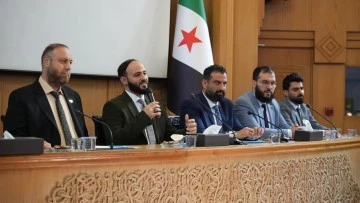 اجتماع  موسع لبحث تطوير العمل الانساني