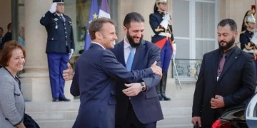 اتصال ثلاثي بين الشرع وعون وماكرون بحث التصعيد الإقليمي وتعزيز التنسيق السوري-اللبنان