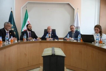 وزير النقل يبحث تطوير الشركة العامة لإنشاء الخطوط الحديدية