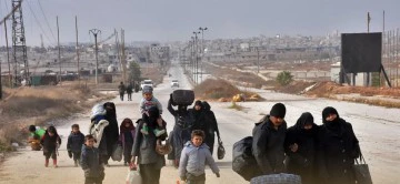 وصول مئات العوائل من مناطق سيطرة نظام الأسد إلى المناطق المحررة