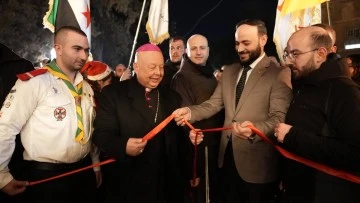 محافظ حلب يشارك في افتتاح القرية الميلادية 