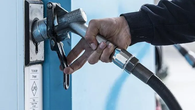 تخفيض بأسعار غاز السيارات…إليك أسعار الوقود اليوم