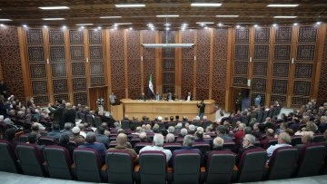 مداخلة هاتفية من الرئيس احمد الشرع واجتماع موسع باللاذقية 