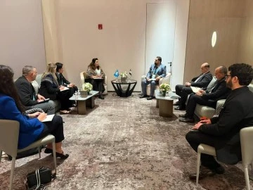 لقاء وزير الأشغال العامة والإسكان مع الموئل في قطر 