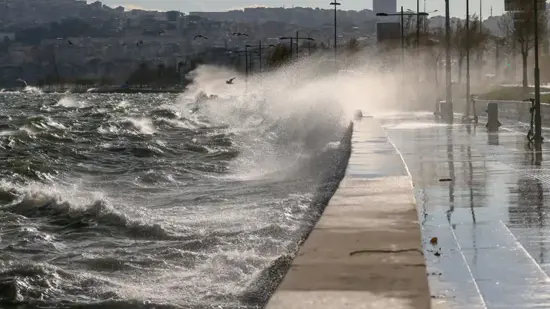 الأرصاد التركية تطلق تحذير لـ 19 محافظة من العواصف القوية