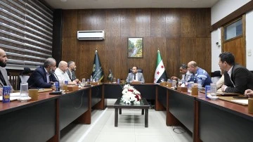 معاون وزير التربية والتعليم يبحث الخطة الدراسية والتدريبات الجارية 