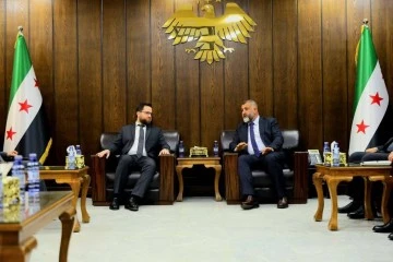 وزير التنمية الإدارية يلتقي محافظ درعا لبحث أولويات العمل الإداري 