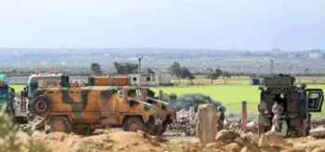القوات التركية تنشأ حواجز مدعمة لمنع توغل تحرير الشام في منطقة غصن الزيتون