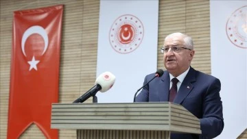 وزير الدفاع التركي: نتخذ التدابير اللازمة لحماية أمننا القومي