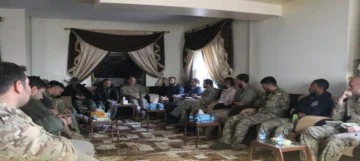 التحالف الدولي يعقد اجتماعاً مع قادة قسد في الفرقة 17 شمال الرقة