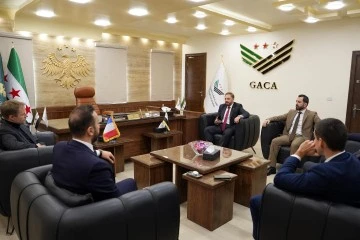 رئيس الهيبة العامة للطيران المدني يجتمع مع السفير الفرنسي بسوريا