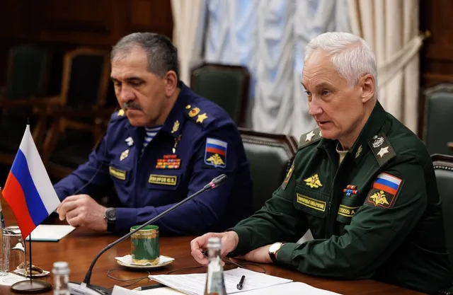 أبو قصرة وبيلاؤوسوف يناقشان تطوير التعاون العسكري بين سوريا وروسيا