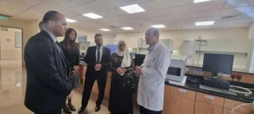 وفد طبي سوري  يزور مركز الحسين للسرطان في الاردن 