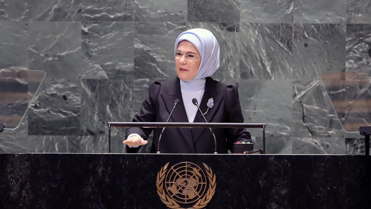 في اليوم العالمي لـ&rdquo;صفر نفايات".. أمينة أردوغان: 2.3 مليار طن من الطعام يهدر سنوياً في العالم