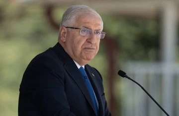 وزير الدفاع التركي: لا انسحاب من سوريا في الوقت الراهن ووجودنا مرتبط بالأمن القومي