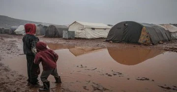  مخيمات شمال غربي سوريا يعانون من صعوبات التنقل خلال فصل الشتاء