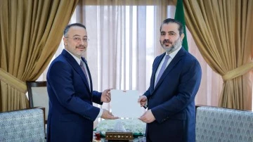 وزير الخارجية السوري يتسلم اوراق اعتماد السفير التركي  الجديد 