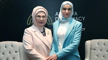 أمينة أردوغان تلتقي بعقيلة الرئيس السوري