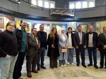 مديرية الثقافة بمناسبة الاحتفال بعيد التحرير نظمت معرضا فنيا 