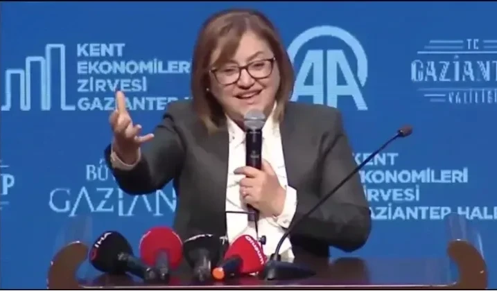 فاطمة شاهين تفاجئ وزير التجارة التركي بطلب خاص بشأن سوريا من غازي عنتاب