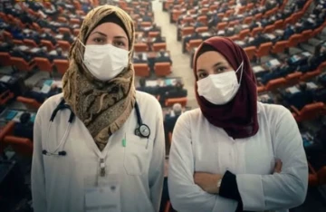 البرلمان التركي يسحب مادة قانونية كانت تميّز بين الأطباء الأجانب والأتراك في الأجور