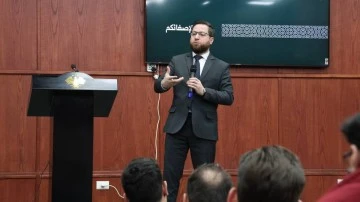 وزير التنمية الإدارية محمد السكاف يلتقي طلاب الدراسات العليا بكلية الحقوق بدمشق