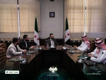 وزير الإدارة المحلية يستقبل الرئيس التنفيذي للشركة الوطنية للاسكان السعوديه 