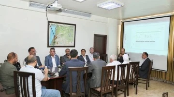 مباحثات مع شركة بلوم الأمريكية لتوظيف الذكاء الاصطناعي في الزراعة التجديديةالدقيقة